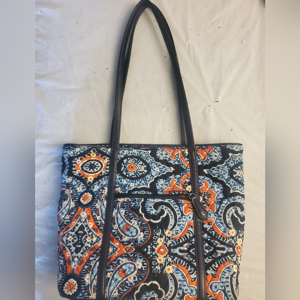 Gently used navy blue/orange paisley quilted Vera Bradley purse